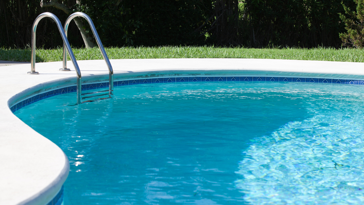 GFK-Pool Hannover – modernes Design von BlackPool