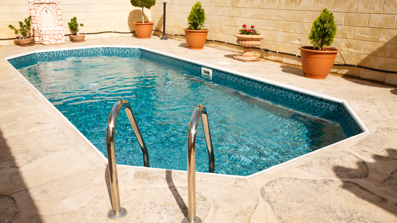 Folienpool Ausstattung – BlackPool Hannover